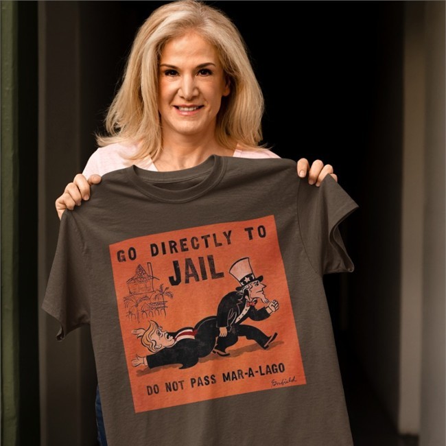 Go Directly To Jail Do Not Pass Mar A Lago T-Shirts
