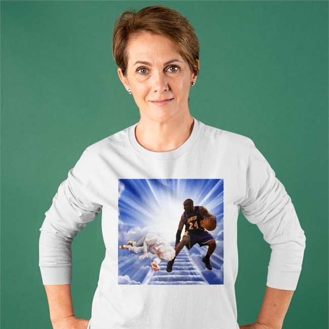 The Queen When She Runs Into Kobe T Shirt Queen Elizabeth
