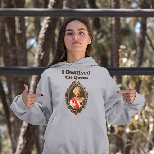 Shirts That Go Hard Love And Thunder Merch Elizabeth II I Outlived The Queen Shirt